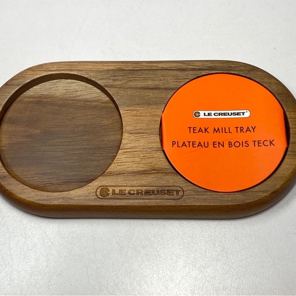 Le Creuset Beech Wooden Salt Pepper Mill Set + Tray + Caps Set of 5pc NWT - Picture 8 of 8